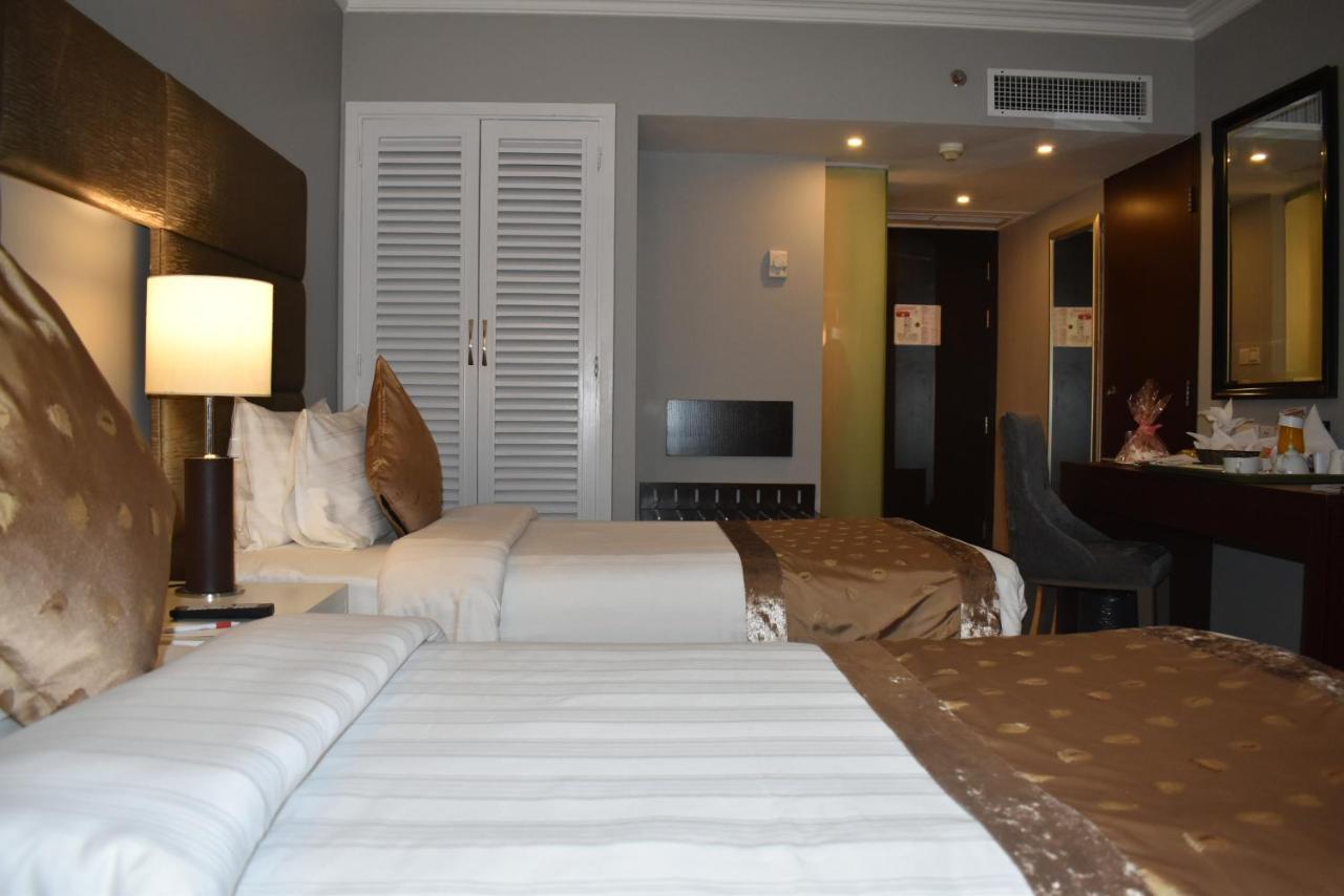 Ramada Plaza By Wyndham Karachi Airport Hotel מראה חיצוני תמונה A room at the hotel
