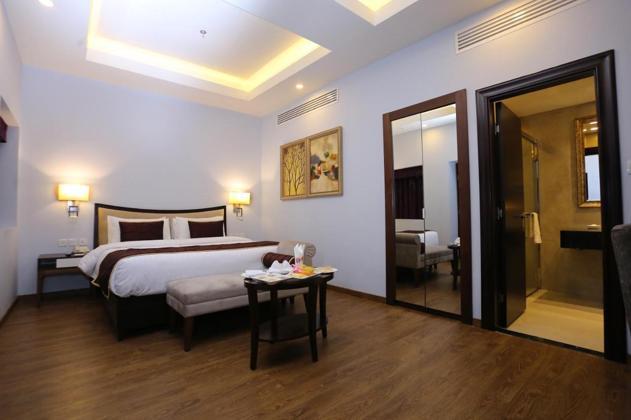 Ramada Plaza By Wyndham Karachi Airport Hotel מראה חיצוני תמונה Deluxe Room