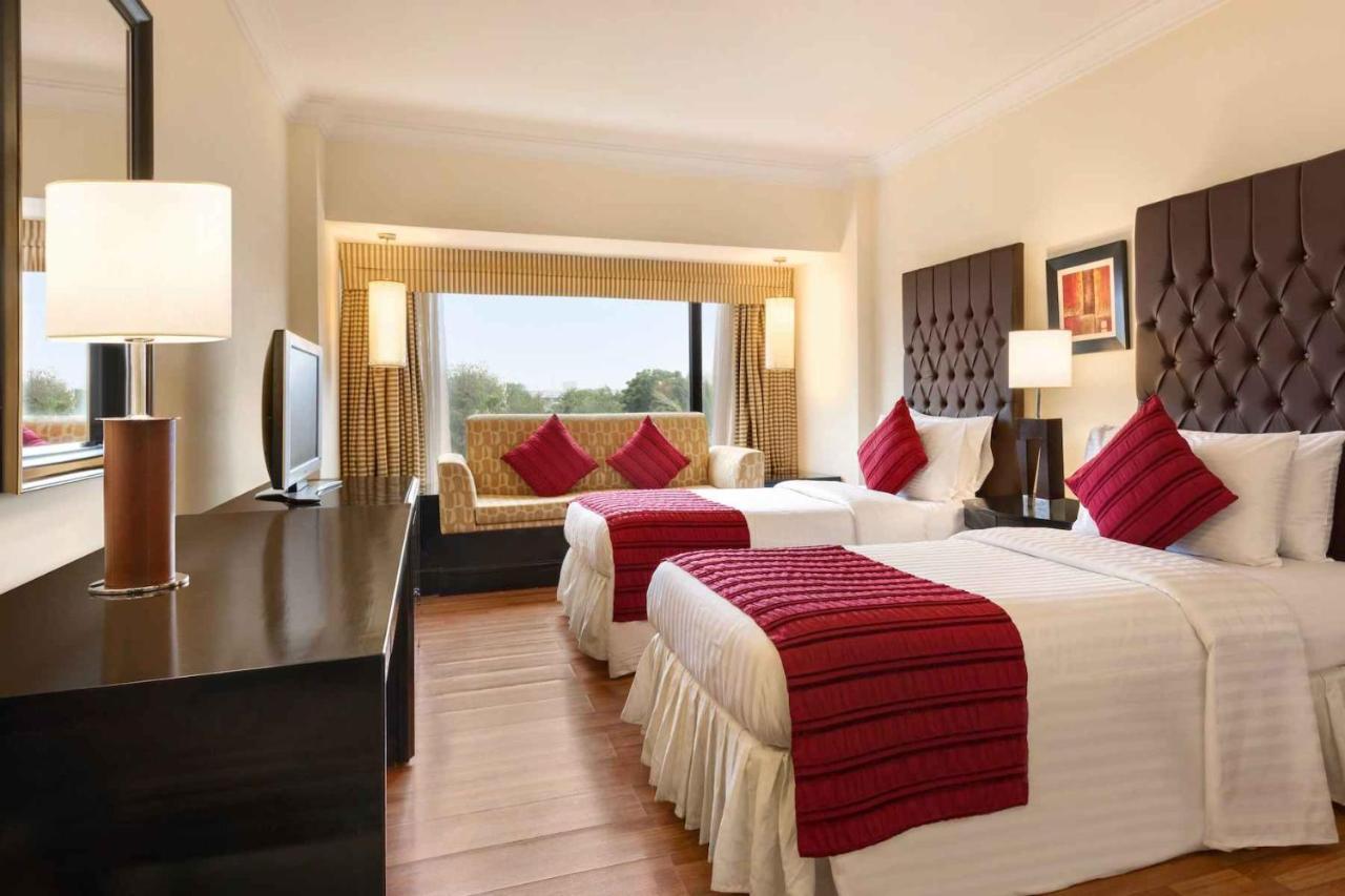 Ramada Plaza By Wyndham Karachi Airport Hotel מראה חיצוני תמונה A room at the hotel