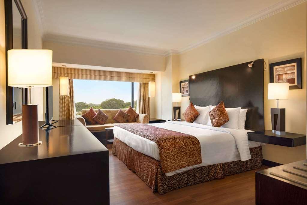 Ramada Plaza By Wyndham Karachi Airport Hotel חדר תמונה A room at the Taj Bengal