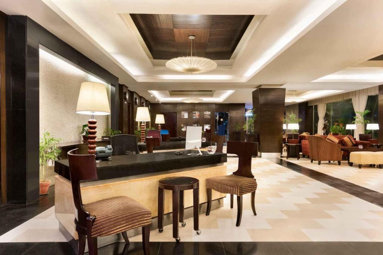 Ramada Plaza By Wyndham Karachi Airport Hotel מראה חיצוני תמונה Lobby