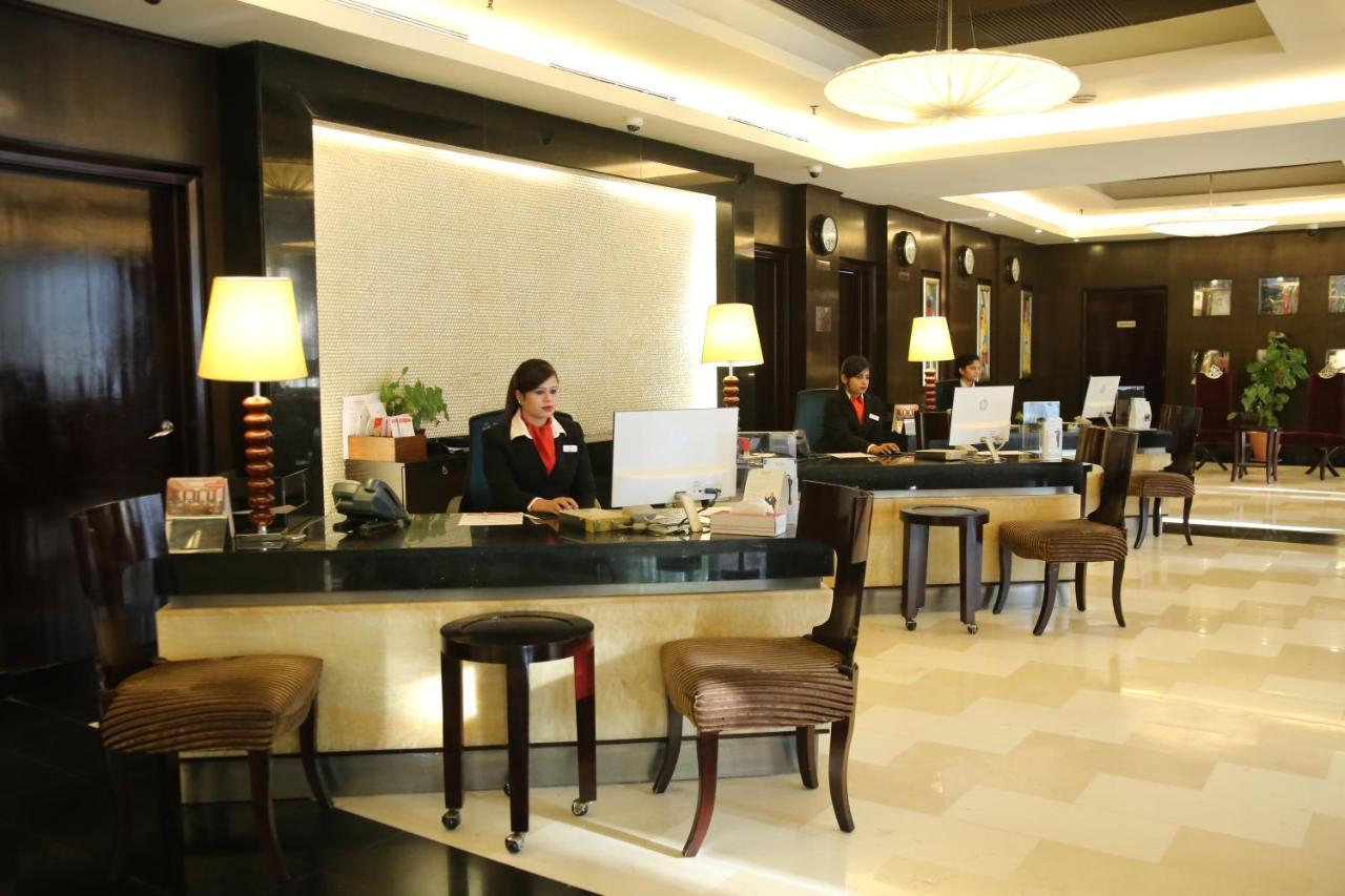 Ramada Plaza By Wyndham Karachi Airport Hotel מראה חיצוני תמונה